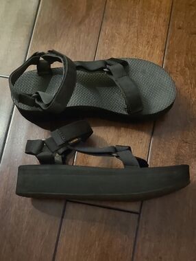 Teva Black Flatform Adjustable Strappy Sandals